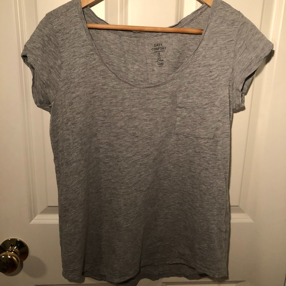 Gap women's gray t-shirt size S